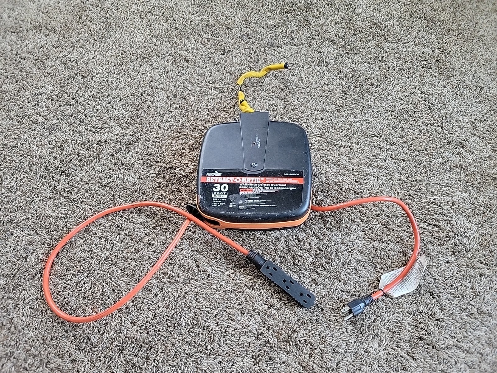 Leviton Electricord Retractomatic extension cord reel 30ft R5614030