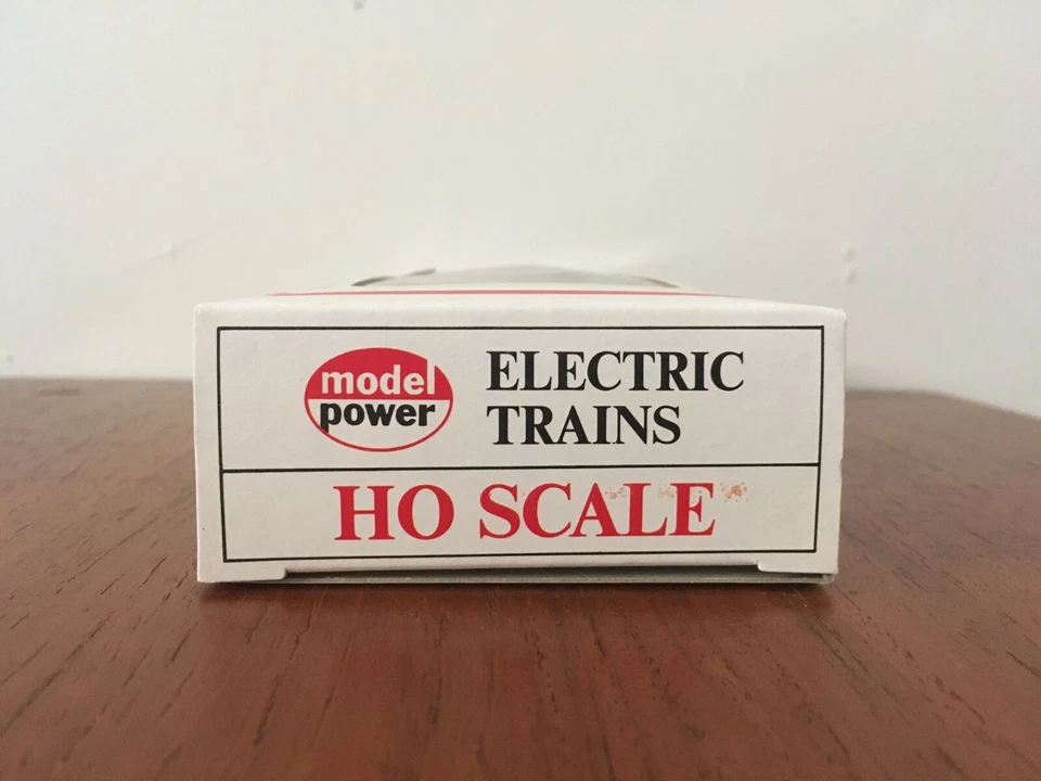 NEW HO Scale Model Power Tootsie Roll Pops Train Return to 100th Flatbed Cargo - Image 2 of 2