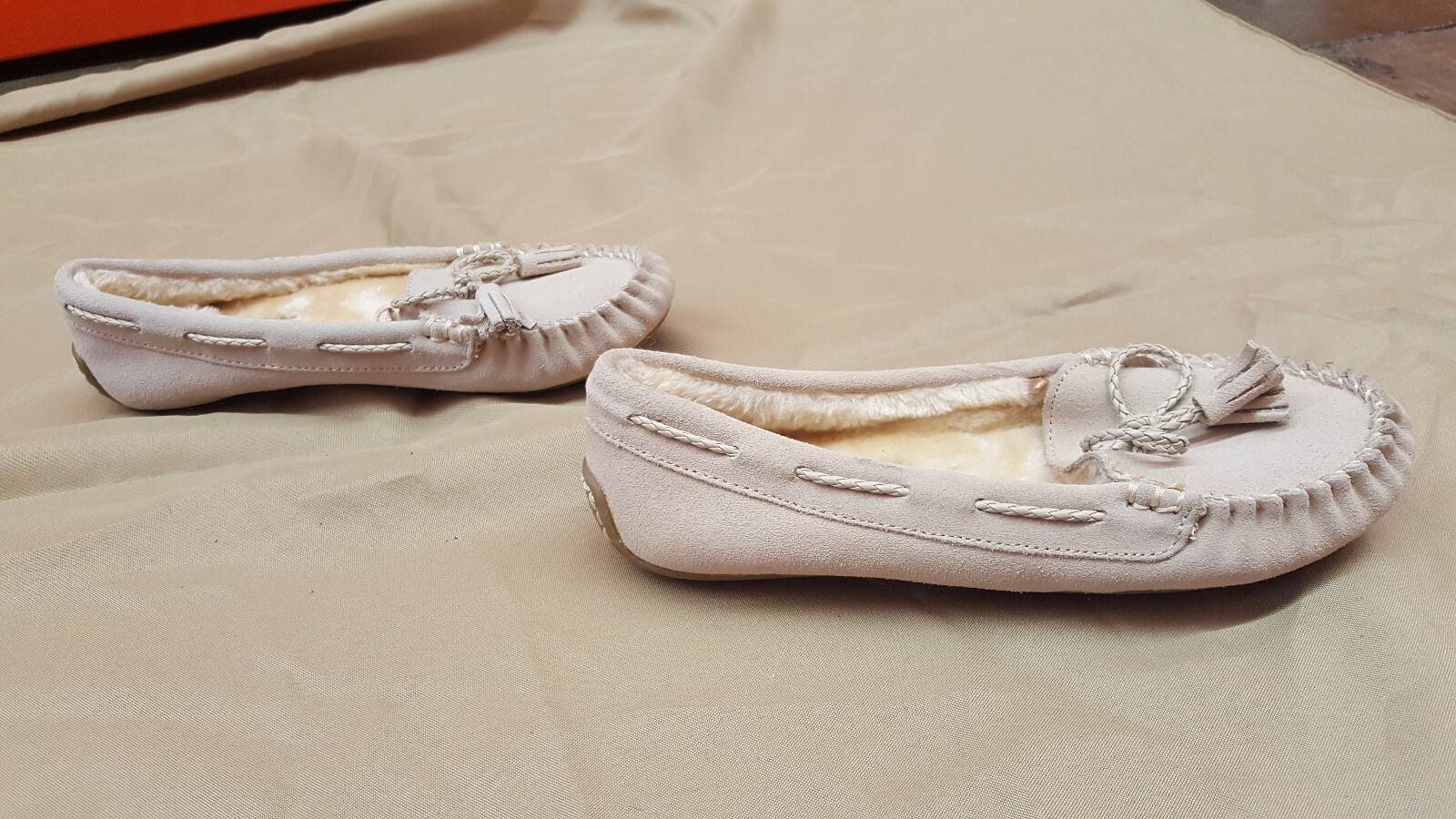 SAOLA Mocassini Lucky Brand Alecks colore crema scamosciato nappa bordo suola gomma TG 8M NUOVI