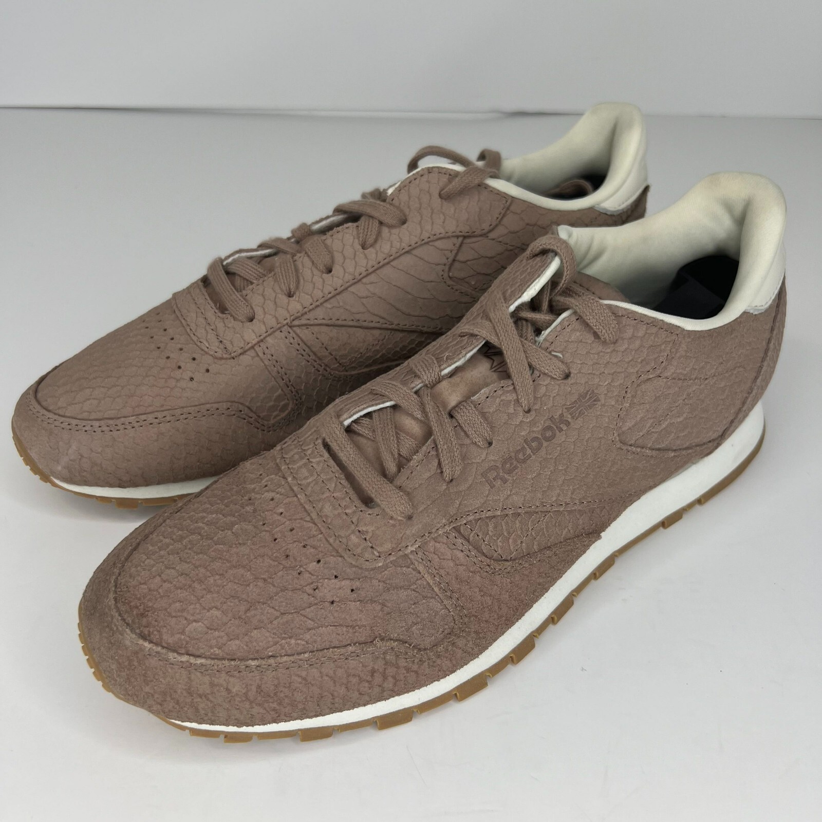 Reebook Womens V68797 Taupe Clean Chalk Reptile Trainers Size 9 Athletic Shoes