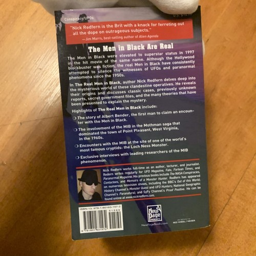 The Real Men in Black : Evidence, Famous Cases, and True Stories of These... - Picture 4 of 5