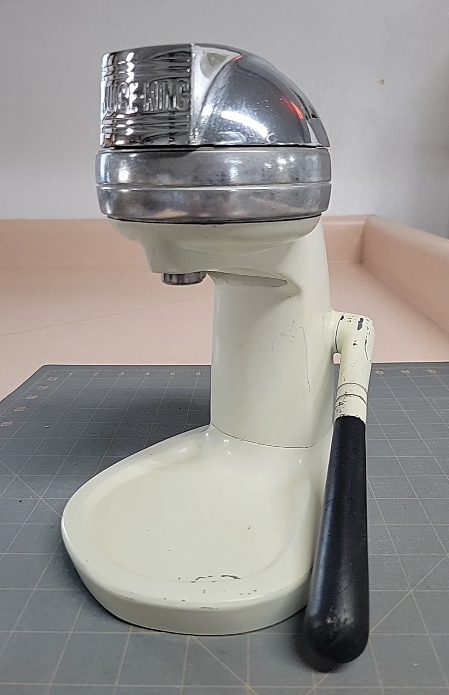 Vintage Juice King Model JK-30 Ivory Cream Metal Manual Citrus Juicer Works Good
Opens in a new wind