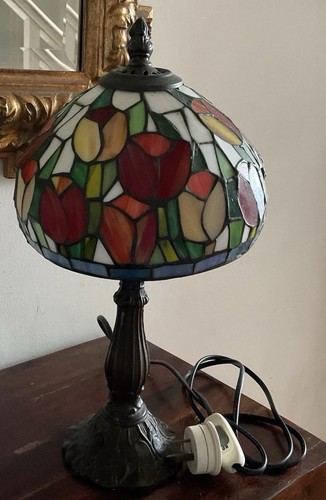Beautiful Vintage Tiffany style stained glass table lamp, Tulip Design - Photo 6/12