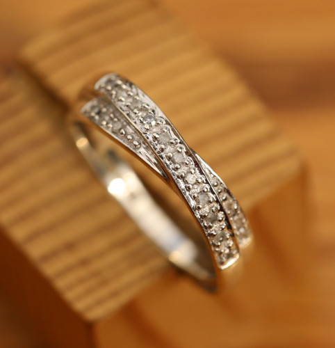 Crossover Ring with Diamonds Ribbon