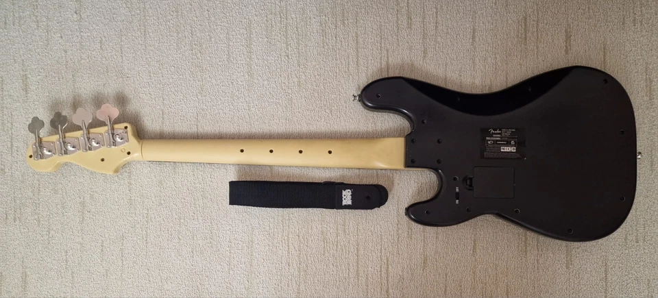 Bajo Rock Band 3 Fender Precision para PlayStation 3/4/5 **DONGLE NO INCLUIDO Foto 2 de 4