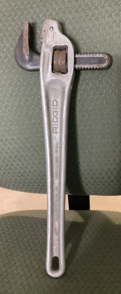 RIDGID 铝制偏移 18 英寸重型管道扳手 — 第 4/4 张图片