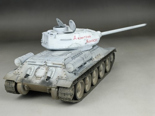 1/35 Built WWII T-34-85 D5T Tank Dmitry Donskoy 38th Independent Tank Reg Model - Picture 14 of 15