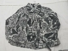 RQT Women's Black And White Long Sleeve Blouse, Top