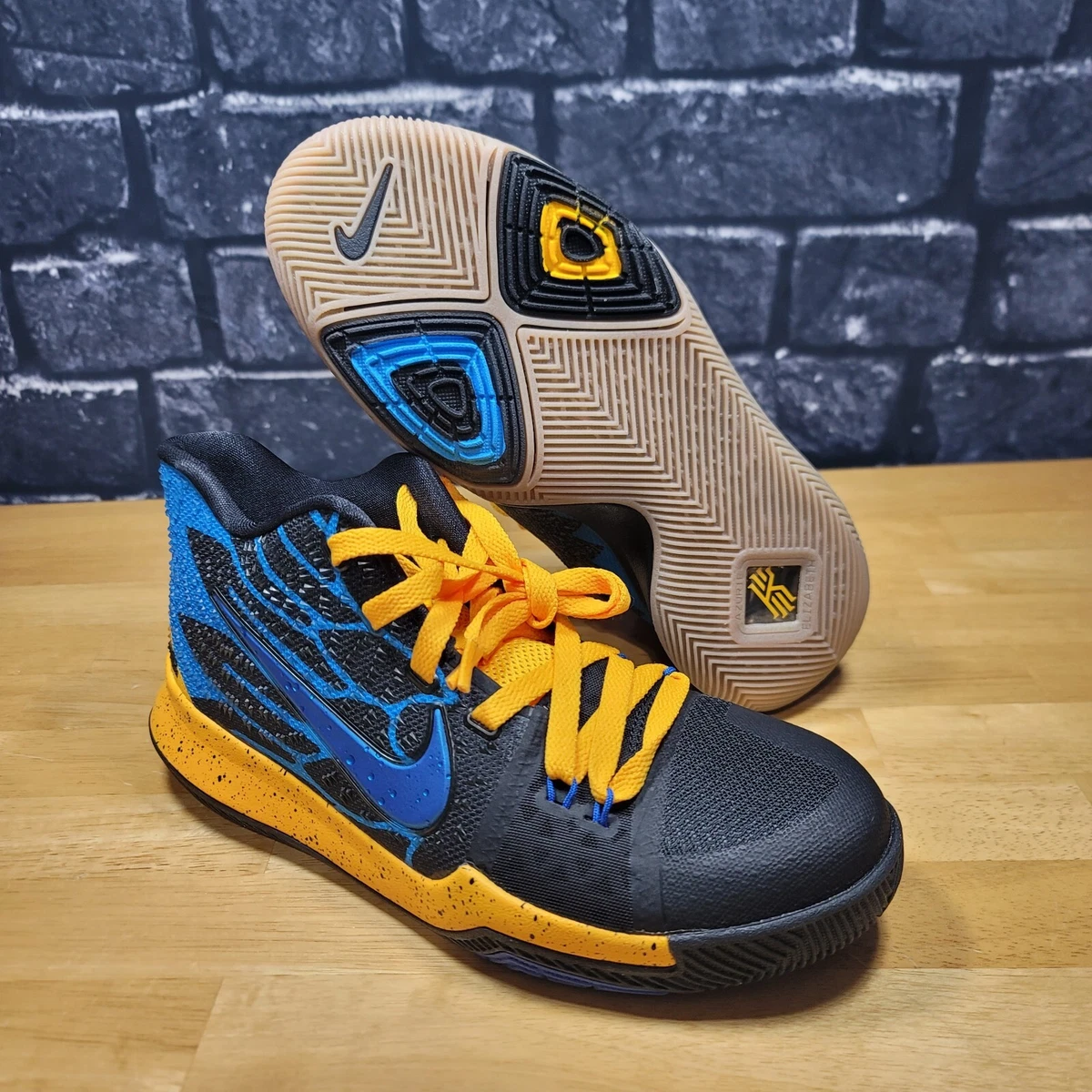 Kyrie 3 top blue gold