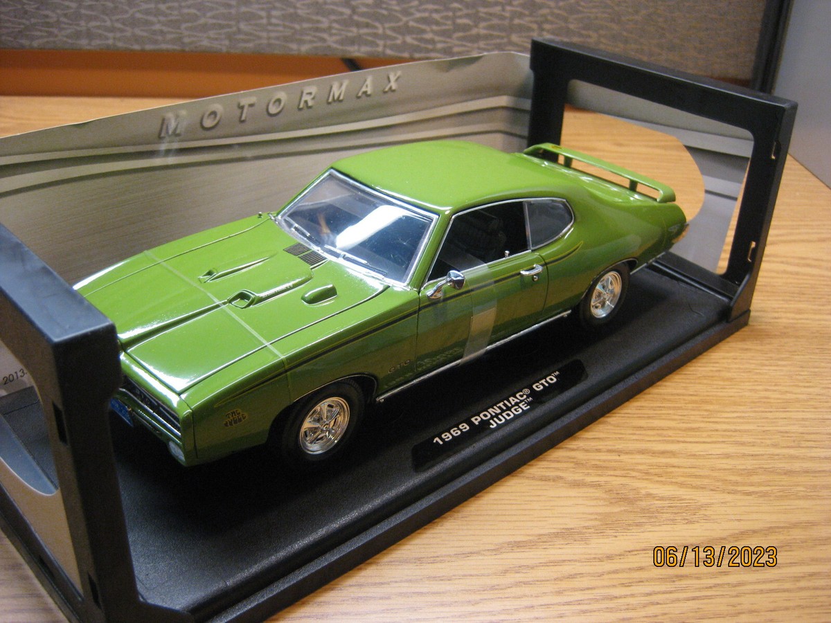 1/18模型車 モデルカー 1969 PONTAIAC GTO JUDGE Amazon.com: 1969 Pontiac GTO Judge Green 1/18 by Motormax