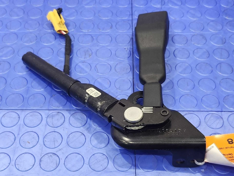 08-20 Dodge Grand Caravan cinturón de seguridad delantero hebilla lado derecho pasajero negro OEM Foto 2 de 4