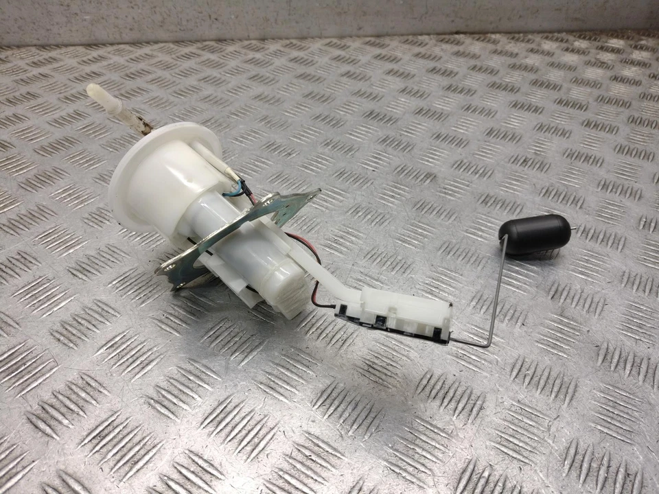 Bomba de combustible Suzuki GSX-S750 GSXS 750 Z AL9 2019 Foto 2 de 4