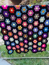 VTG BLACK BLUE PINK RED FLOWER POWER GRANNY SQUARES CROCHET AFGAN THROW BLANKET