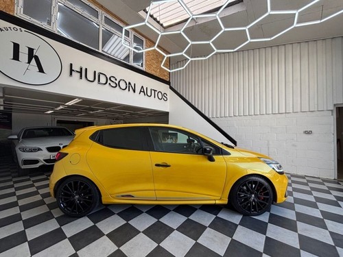 2018 Renault Clio 1.6 RS Trophy Nav Hatchback 5dr Petrol Euro 6 (s/s) (220 ps) H - Picture 2 of 24