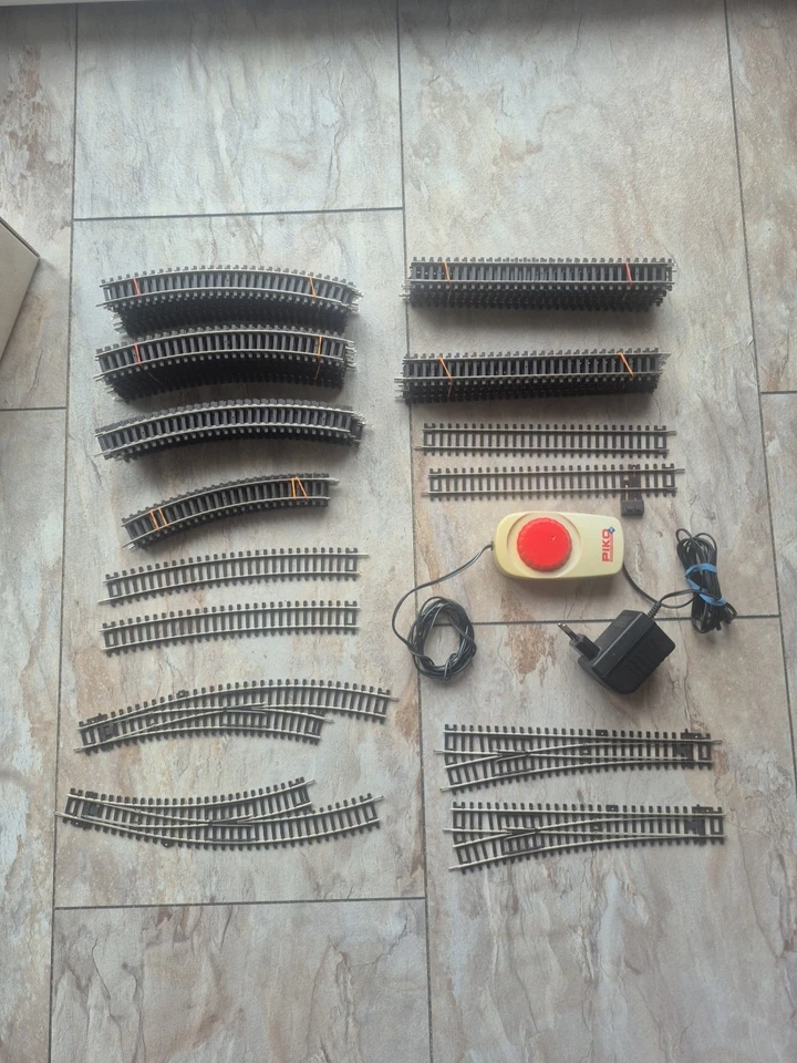 Konvolut PIKO A Gleis + Weichen H0, 1:87