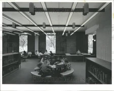 1968 Press Photo Oak Park Public Library Holabird Root - RRV67015