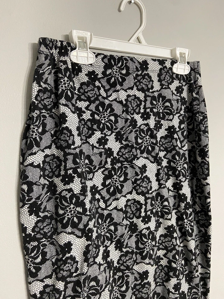 Saia Silhouette NYC cinza floral comprimento do joelho leve feminina pequena - Imagem 2 de 4