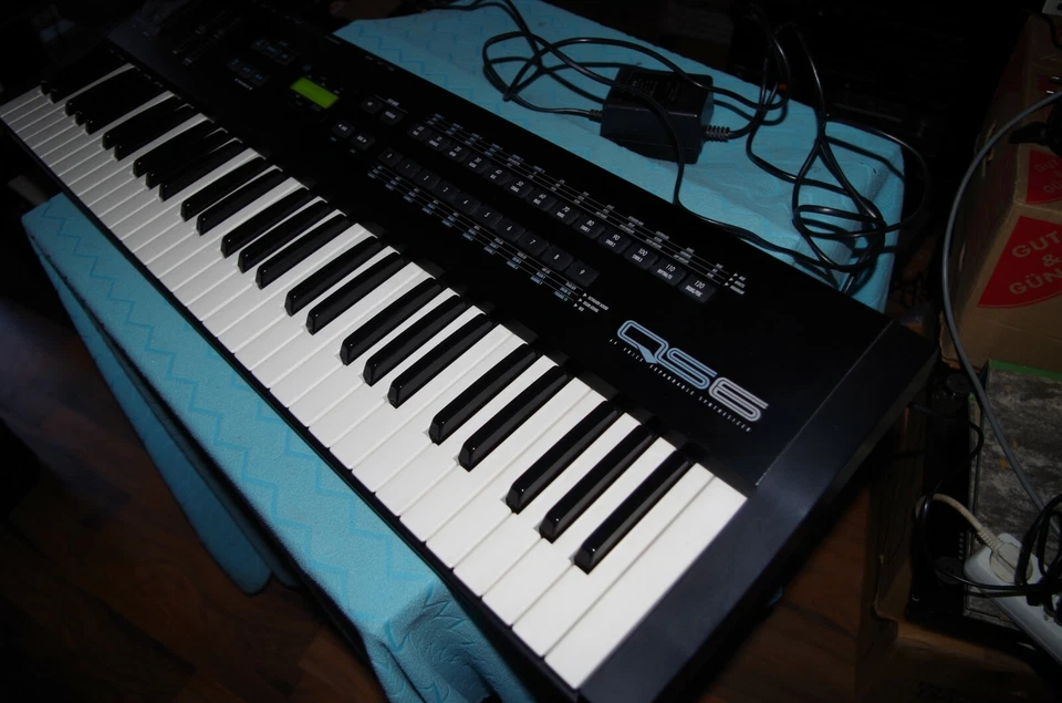 Alesis QS6 - Bild 2 von 4