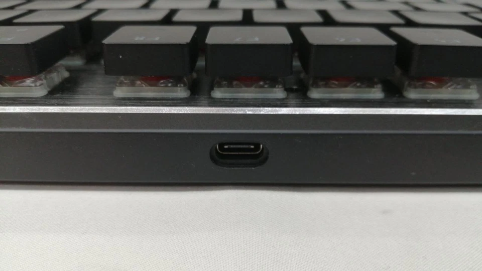 Cooler Master SK630 Gaming Keyboard Good Condition Used - Image 3 of 4