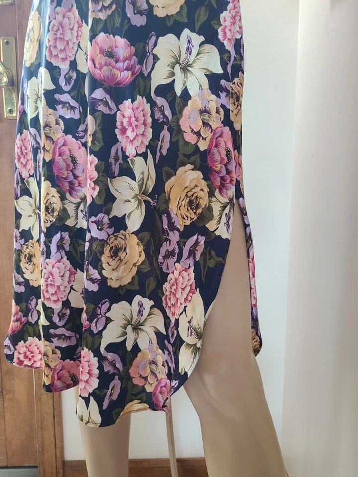 Lindo Chinelo Vintage JOSIE Floral Cetim Midi Tamanho Pequeno (Pequeno) - Imagem 4 de 4