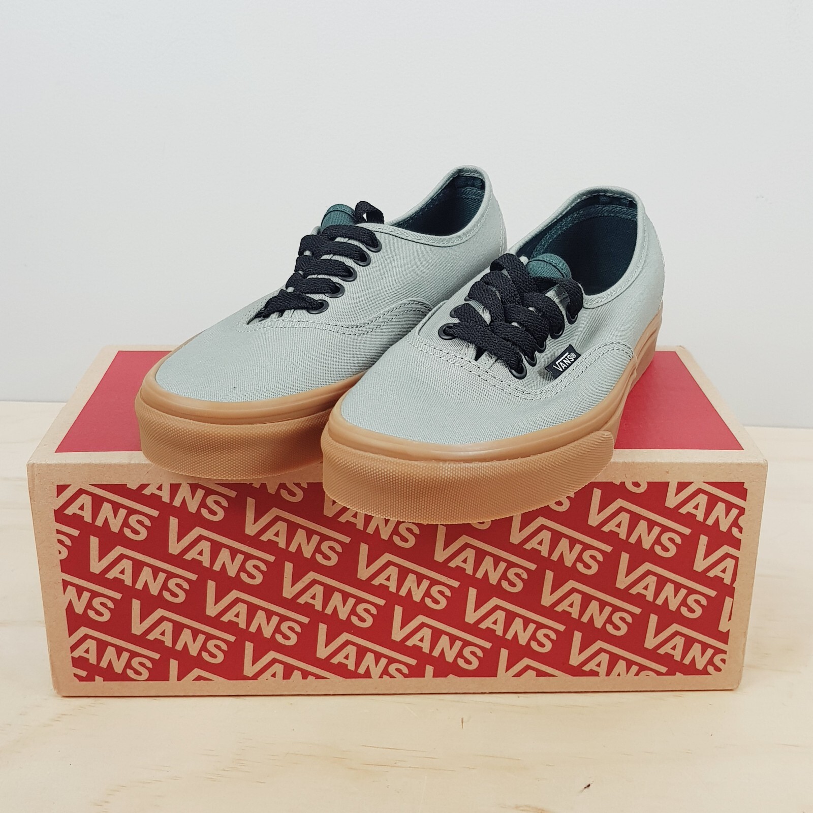 VANS Mens US 7 or EUR 39 Gum Authentic Low Top Shadow/Trekking Green Shoes NEW