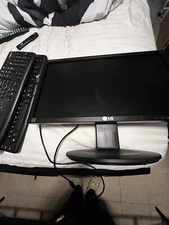 Monitor With Keyboards Read Description ‼️