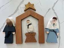 Vintage 5 Piece Wood Hand Painted Nativity Set Mary Joseph Baby Jesus Arch EG