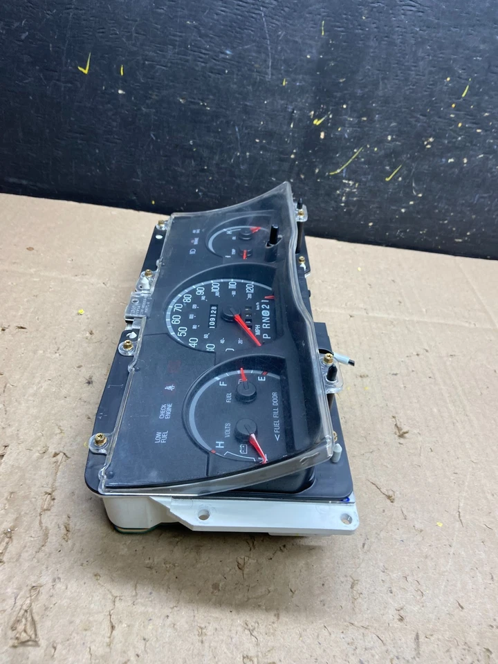 Velocímetro Mercury Marquis 2001 a 2005 calibre de racimo OEM U4958 DG Foto 2 de 4