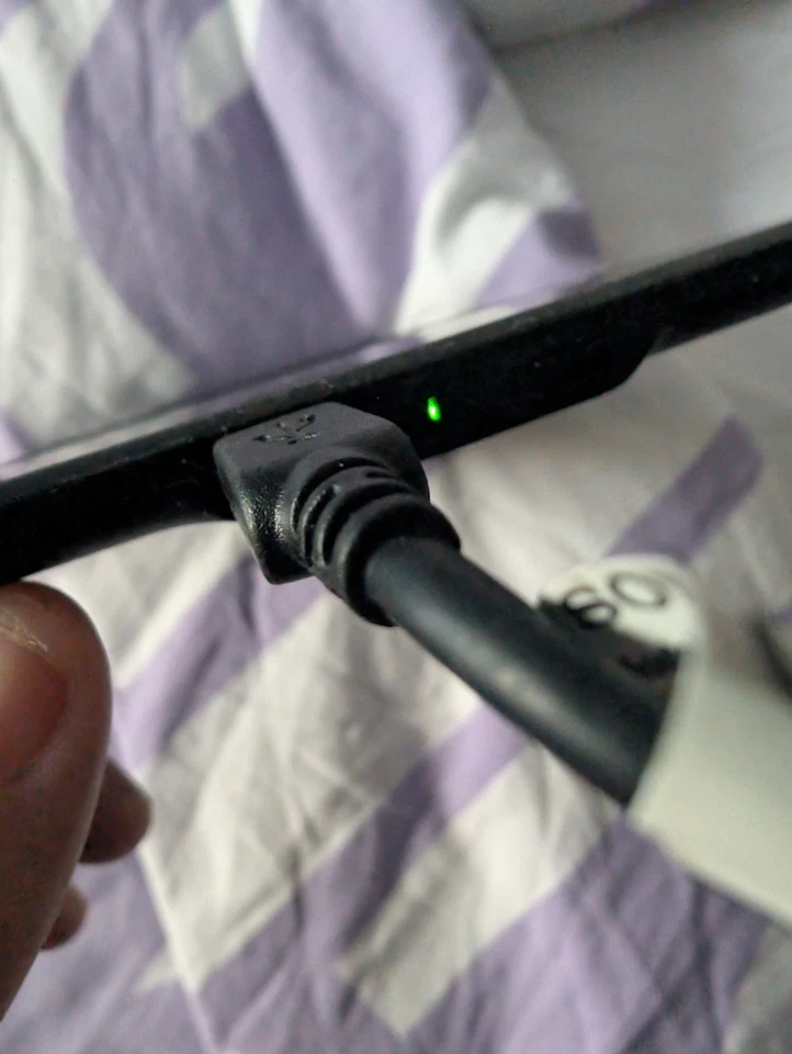 Amazon Kindle EY21, 5th generation paperwhite please read description - Image 4 of 4