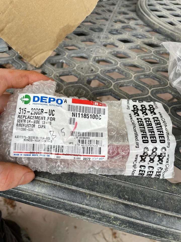 PARAGOLPES TRASERO IZQUIERDO INFINITI FX35 FX37 FX50 QX70 2009-2017 REFLECTOR lado conductor Foto 3 de 3