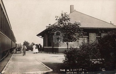 Railroad M.C. Depot, Grosse Ile MI Michigan RPPC Photo Postcard COPY