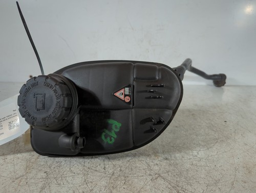 Kühlerausdehnungsflasche Mercedes B180 W246 B-Klasse 5 Türer 2013-2018 1461 P13