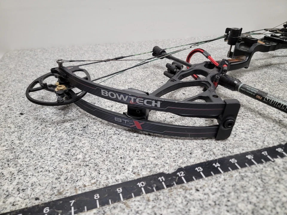 Bowtech BT-X Right Handed Compound Bow, 60lb 28" Draw a-x - Image 3 of 4