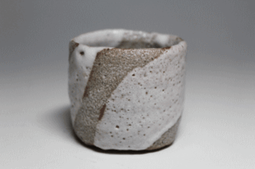 Cerámica japonesa guinomi guinomi blanco esmaltado con caja firmada por Kenji Takenaka - Imagen 2 de 8