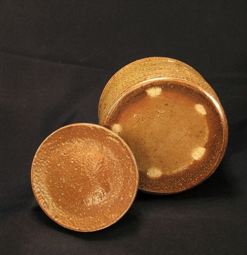 1980's Stoneware Studio Art Pottery Lidded Salt Glaze signed Everette Busbee - Picture 7 of 8