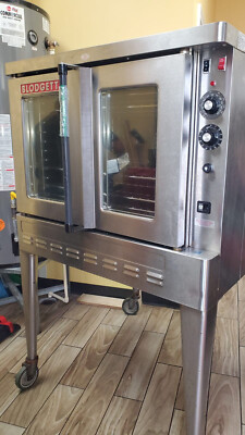 Blogett GAS convection oven - used sparingly, excellent condition...