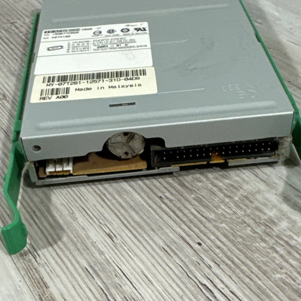 COMPAQ 147243-001 3.5 1.44MB  FLOPPY DRIVE DESKPRO PROLINEA TEAC FD-235HG - Image 3 of 4