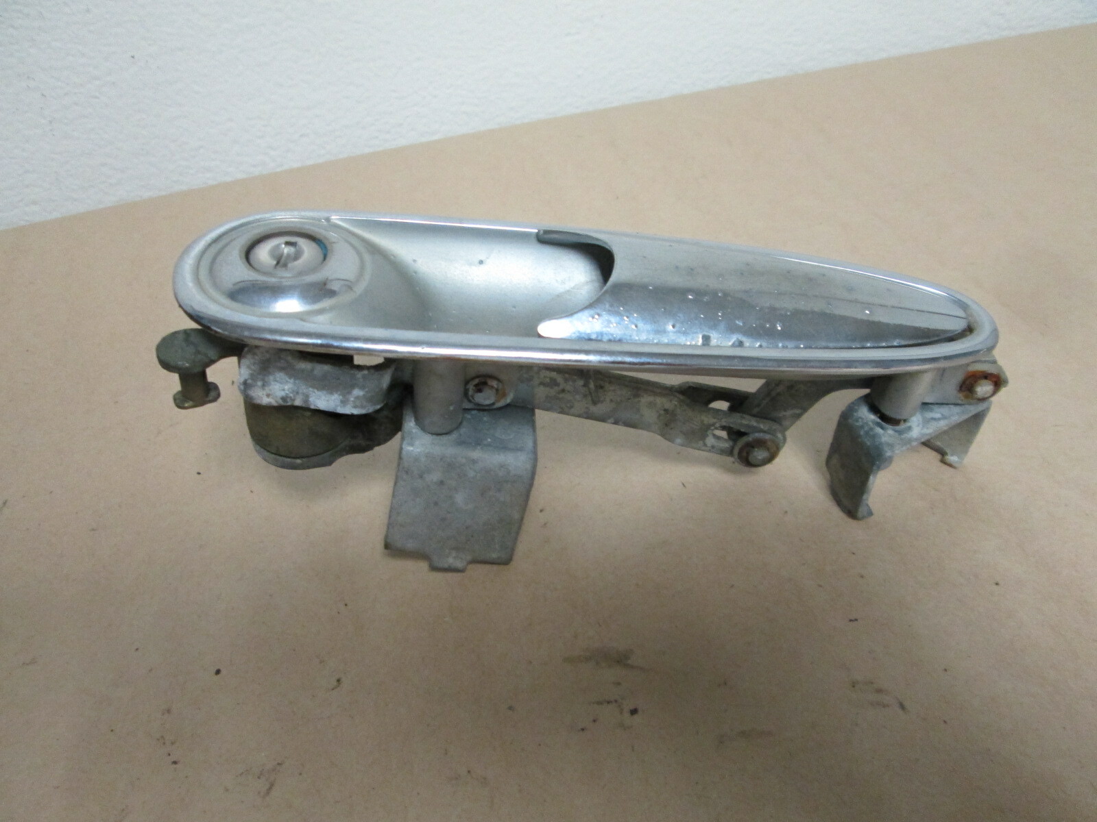 Ferrari 400i, 412, 365 GT4 2+2 - RH Outer / Exterior Door Handle # 253-30-750-02