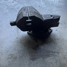 Vintage Wilton Chicago 14 Shop King Bench Vise Missing Swivel Base 3.5” Grips