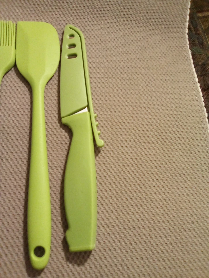 Batidor, espátula, cuchara y más de utensilios de cocina verde lima de silicona sin marca 6 piezas Foto 4 de 4