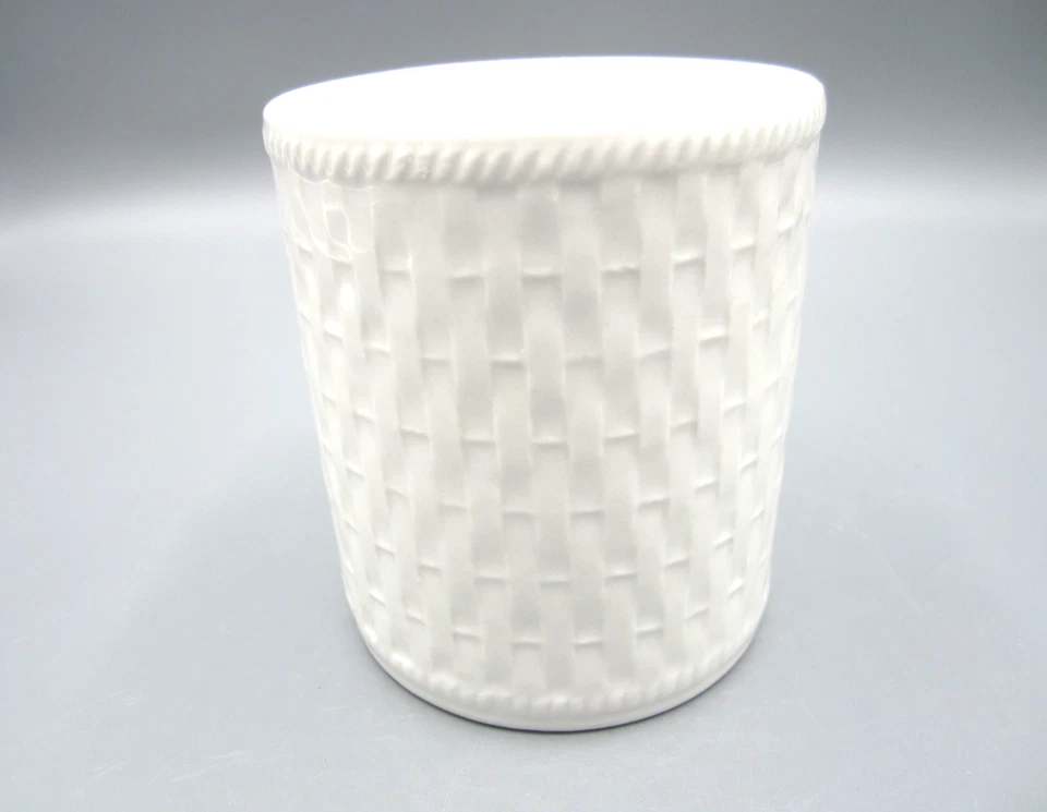 Taza de té de café con labios de caña tejida blanca en relieve Wicker de Oneida 12 oz (345) Foto 2 de 4