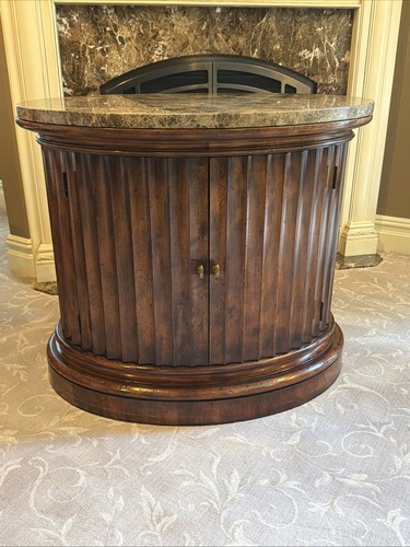 Nightstand set of 2, Made By Henredon