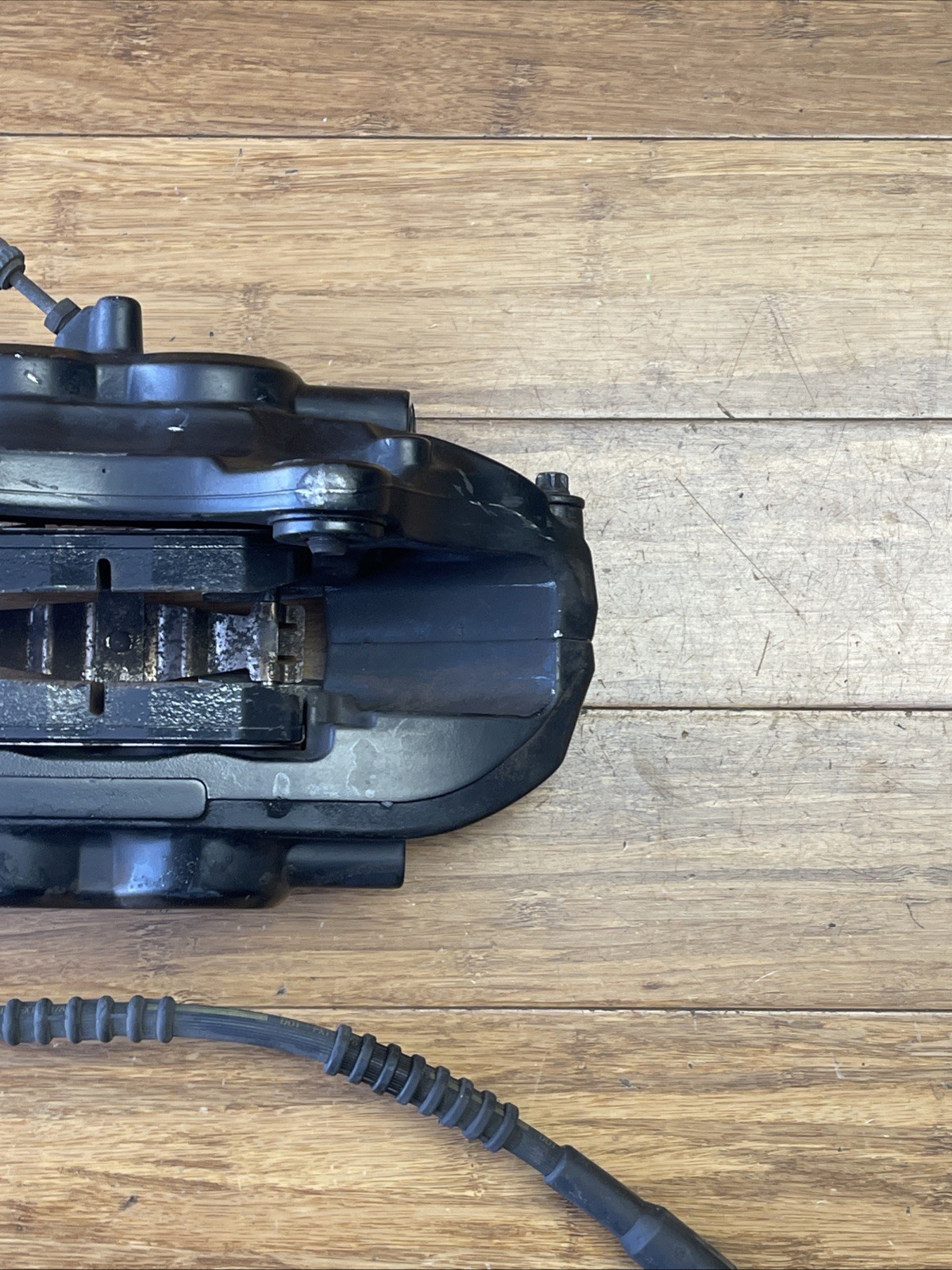 2014-2020 BMW i8 I12 Front Right Brake Caliper Assembly Black 76K Mil OEM *NOTE*