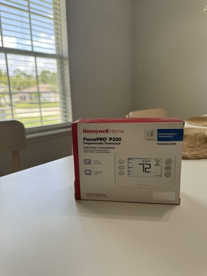 Honeywell HomeFocusPRO P200Programmable Thermostat