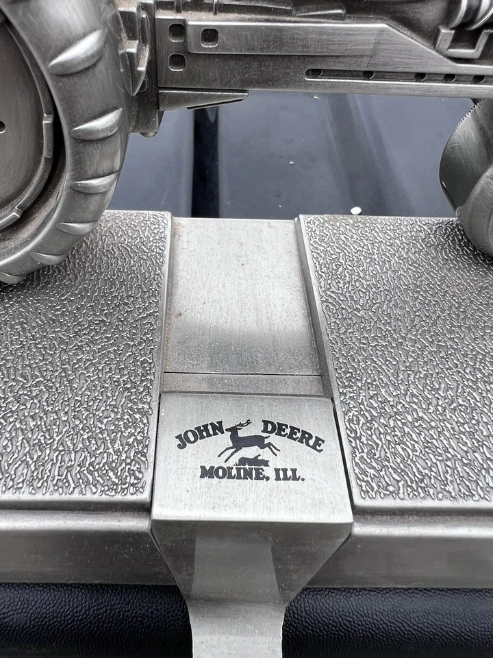 Tractor John Deere Modelo A - Adorno de Escritorio - Excelente Estado - Muy Raro Foto 3 de 4