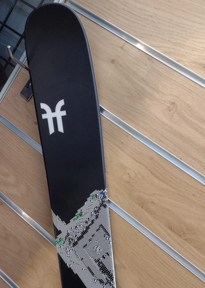 Esquís Faction Prodigy 1 (solo esquí) 2025 171 originales $599 Foto 3 de 4
