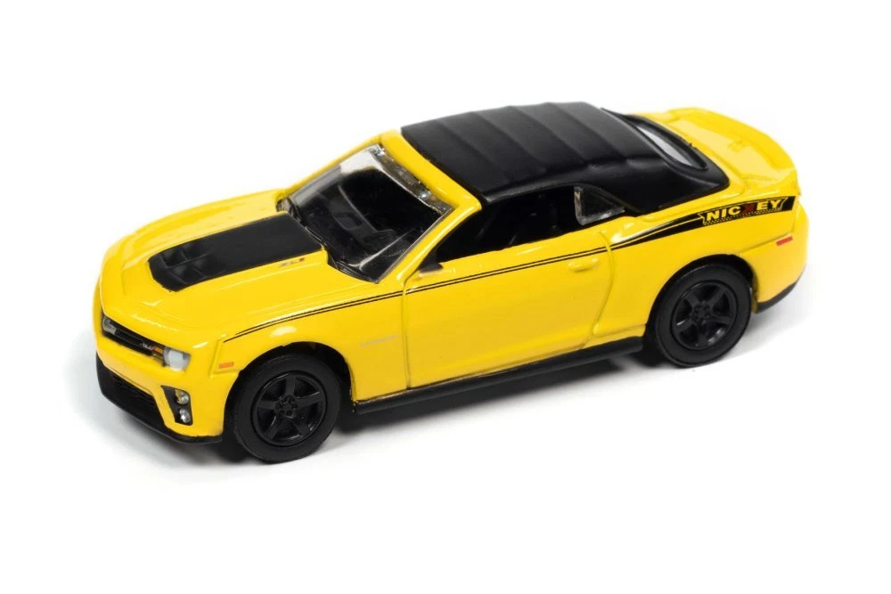 2013 CHEVY CAMARO ZL1 1 64 DIECAST CAR JOHNNY LIGHTNING JLMC030