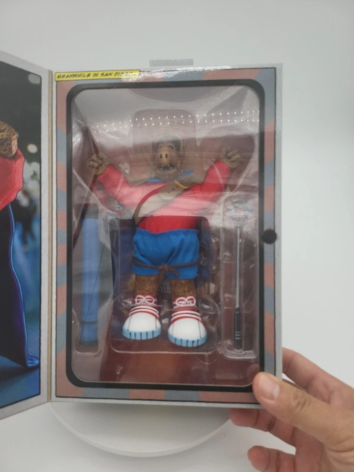 Figura de acción exclusiva NECA Ultimate SDCC 2024 - SUPER ALF (MelMac Cosmic Con) Foto 4 de 4