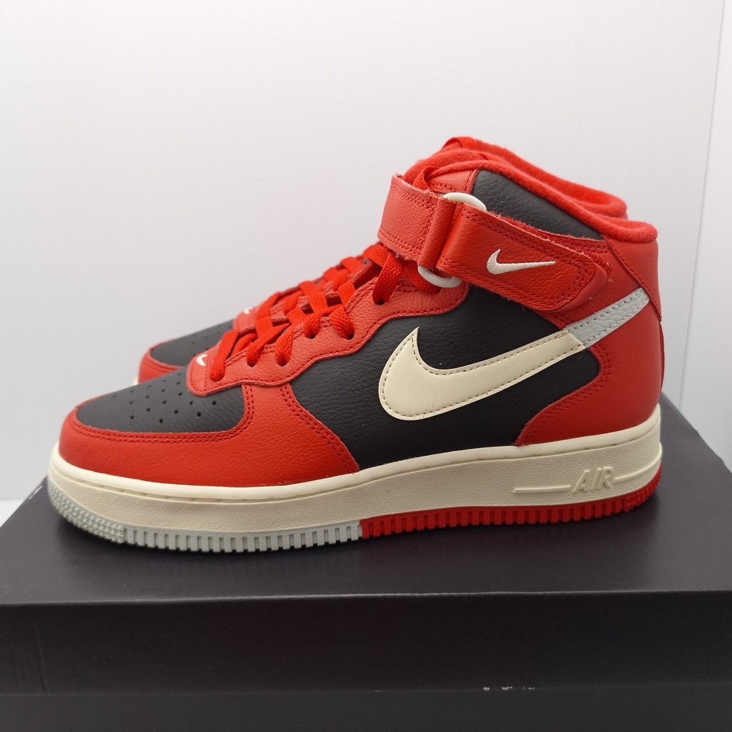 red and black air force 1 mid lv8