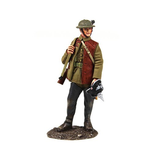 BRITAINS SOLDIERS WW1 23111 - British Infantry with Souvenir German Helmet
